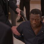 Murder at 1600 1997 Movie Scene Wesley Snipes as Detective Regis in the white house trying to solve a murder